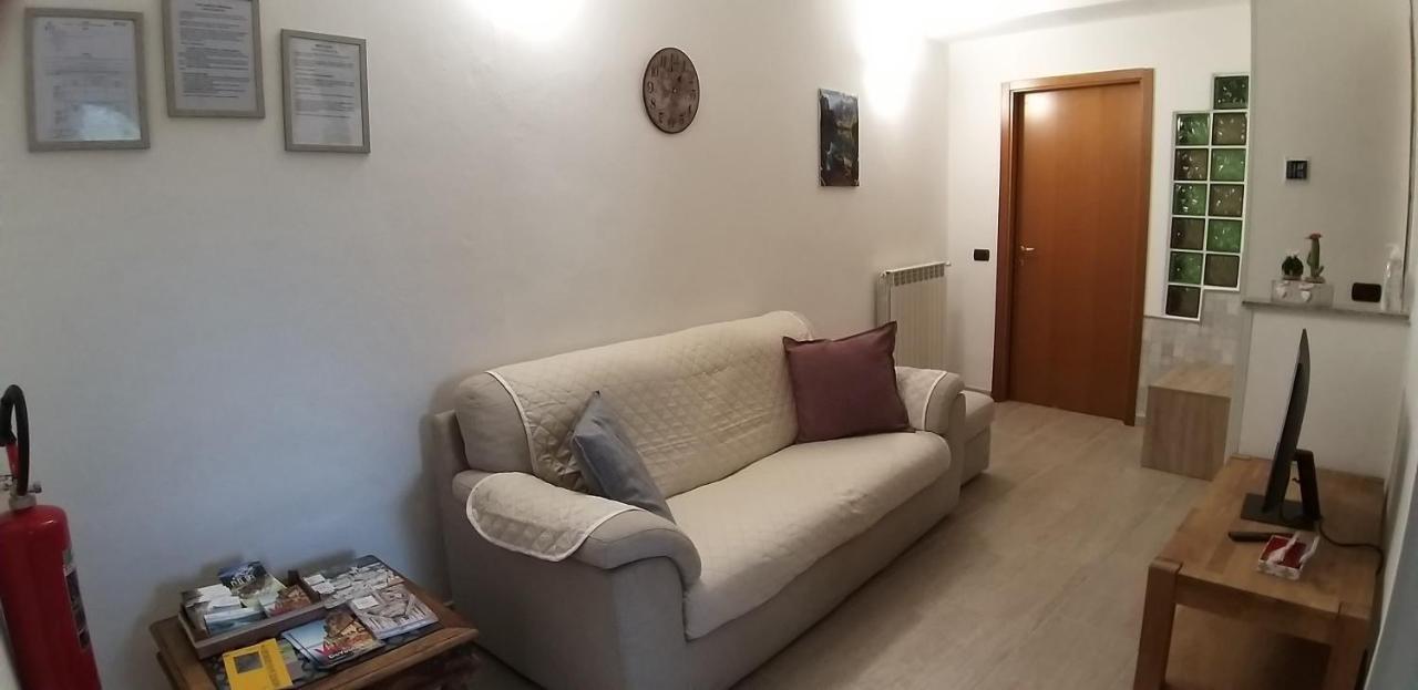 Marianna Casa Vacanza Azzate Luaran gambar
